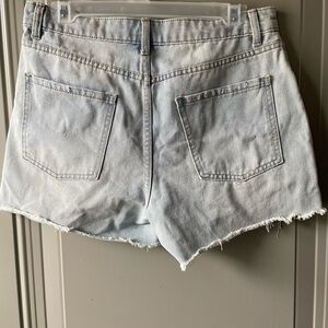No Boundaries distressed Jean shorts
